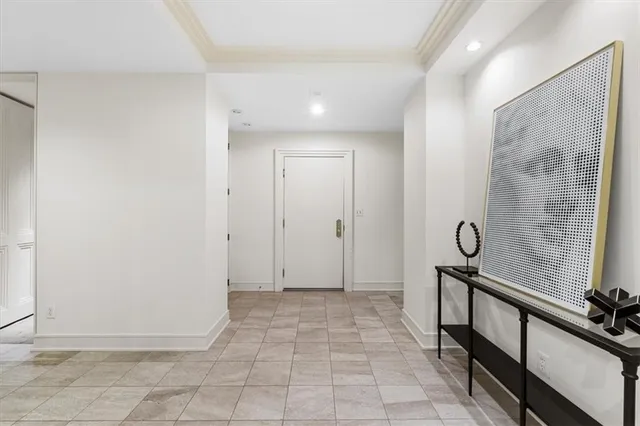 $750,000 | 433 Ward Parkway, Unit 2S, Kansas City, MO 64112