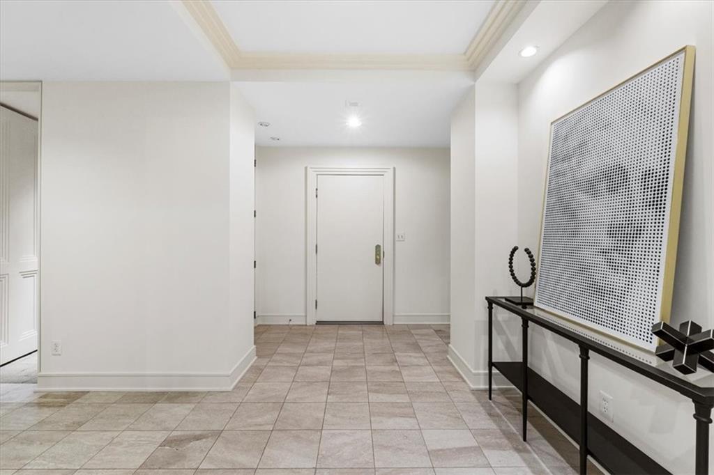 433 Ward Parkway, Unit 2S Kansas City, MO 64112 - Photo 3 of 40