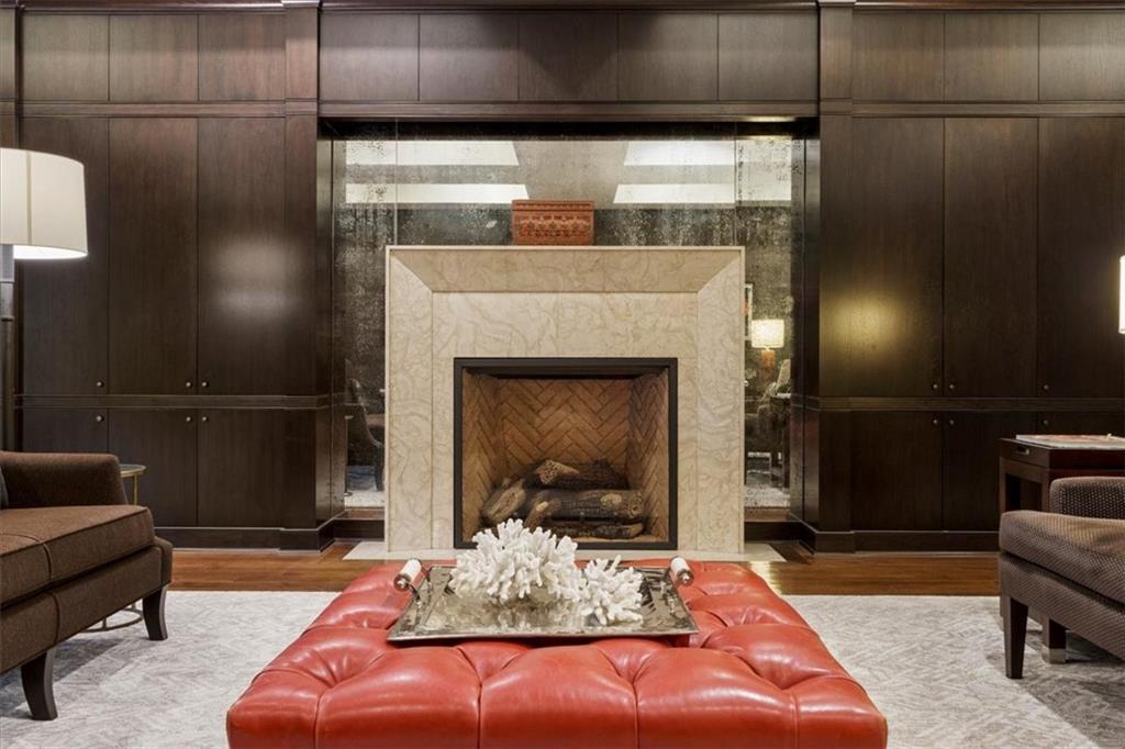 433 Ward Parkway, Unit 2S Kansas City, MO 64112 - Photo 32 of 40