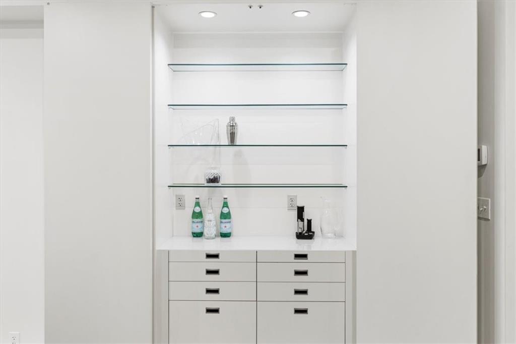 433 Ward Parkway, Unit 2S Kansas City, MO 64112 - Photo 7 of 40