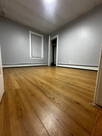 $2,300 | 5 Sterling Street, Unit 1, Worcester, MA 01610