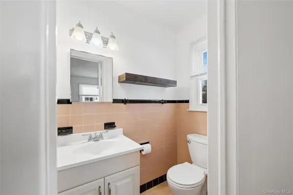 $4,500 | 31 Evelyn Lane, Syosset, NY 11791