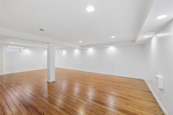 $4,500 | 31 Evelyn Lane, Syosset, NY 11791