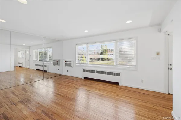 $4,500 | 31 Evelyn Lane, Syosset, NY 11791