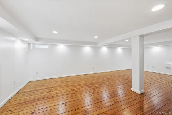 $4,500 | 31 Evelyn Lane, Syosset, NY 11791