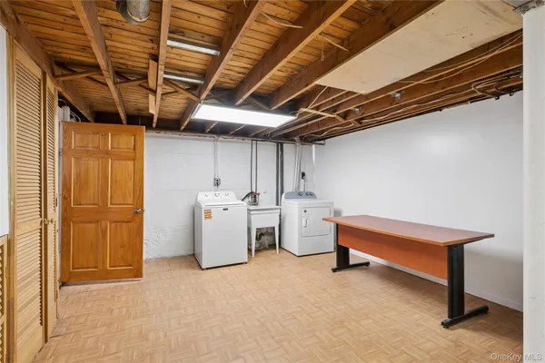 $4,500 | 31 Evelyn Lane, Syosset, NY 11791