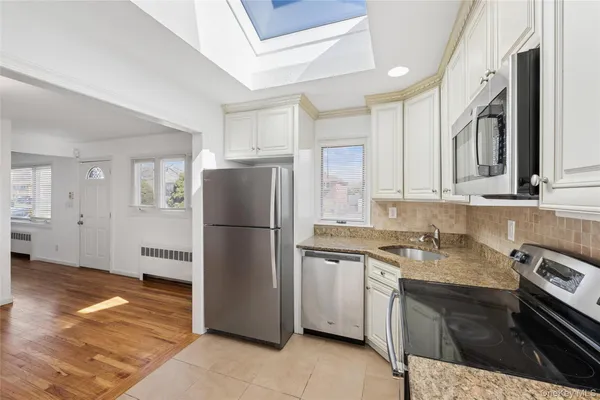 $4,500 | 31 Evelyn Lane, Syosset, NY 11791