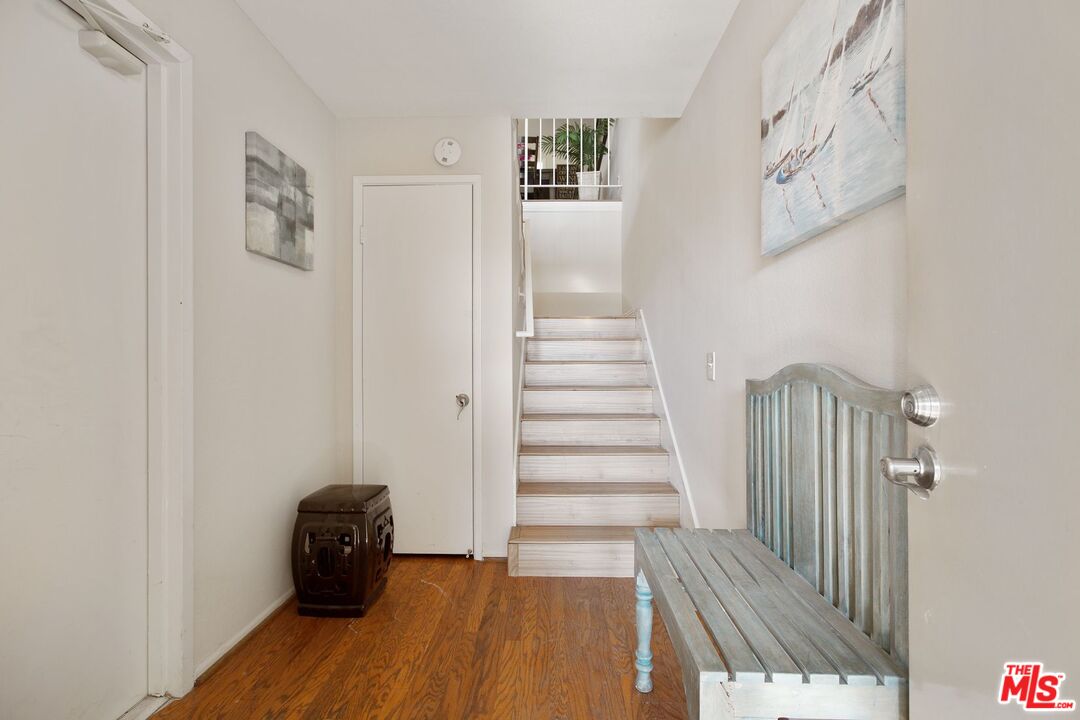 19565 Rinaldi Street, Unit 17 Northridge, CA 91326 - Photo 22 of 32 Gallery Image 22
