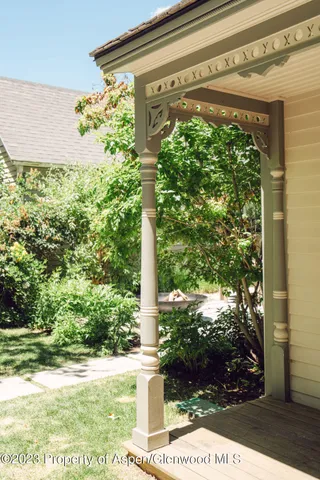 $6,000 | 1006 East Cooper Avenue, Aspen, CO 81611