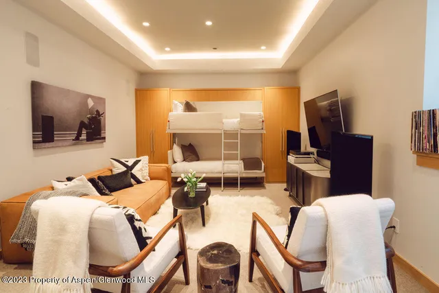 $6,000 | 1006 East Cooper Avenue, Aspen, CO 81611