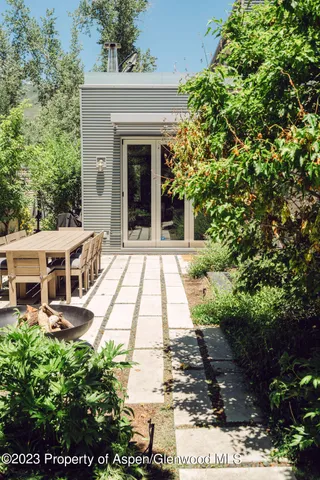 $6,000 | 1006 East Cooper Avenue, Aspen, CO 81611