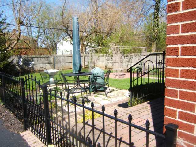 1872 Langham Road Columbus, OH 43221 - Photo 2 of 3