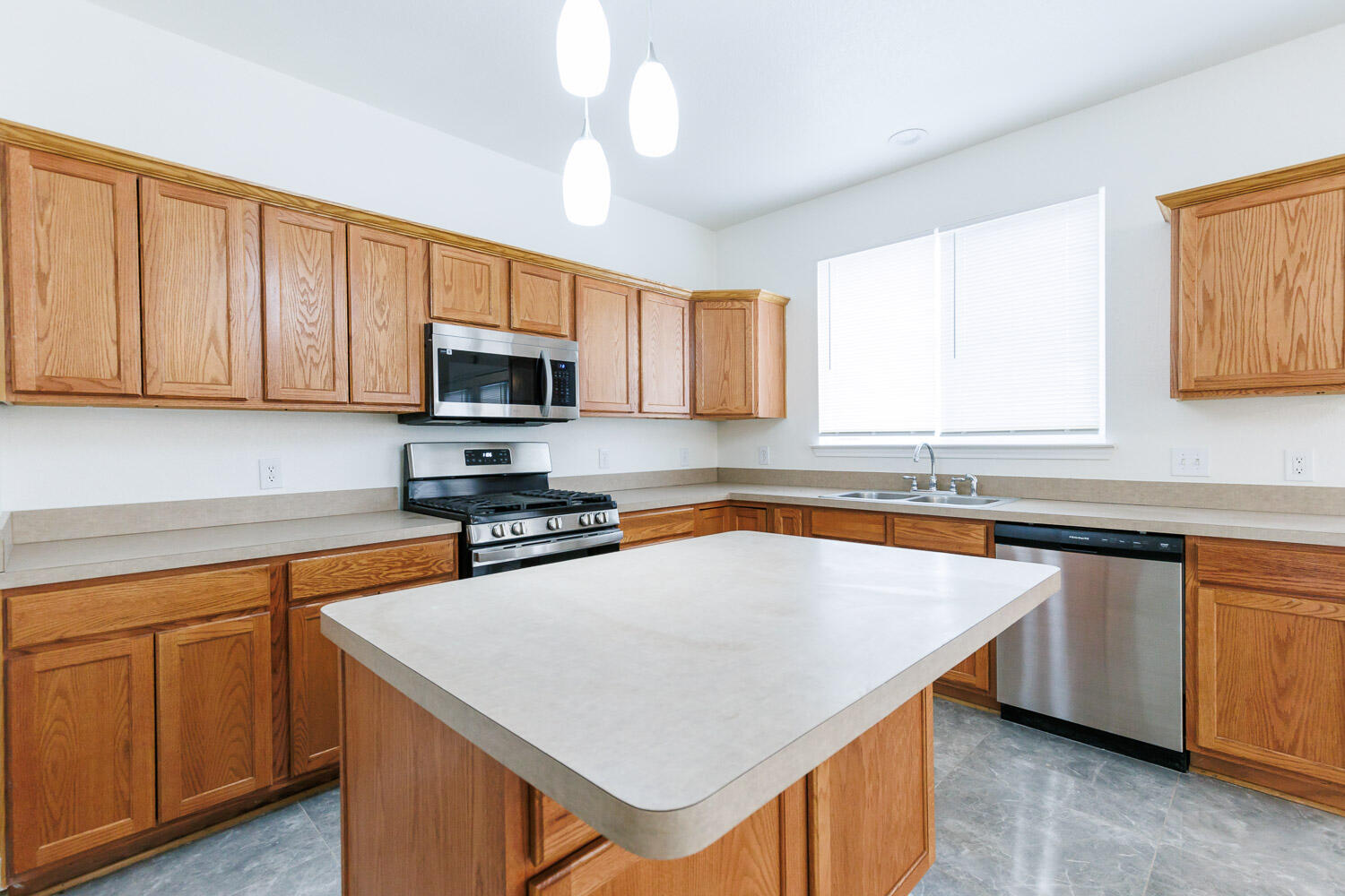 8702 10th Place Lubbock, TX 79416 - Photo 16 of 47 8702 10th Pl-25