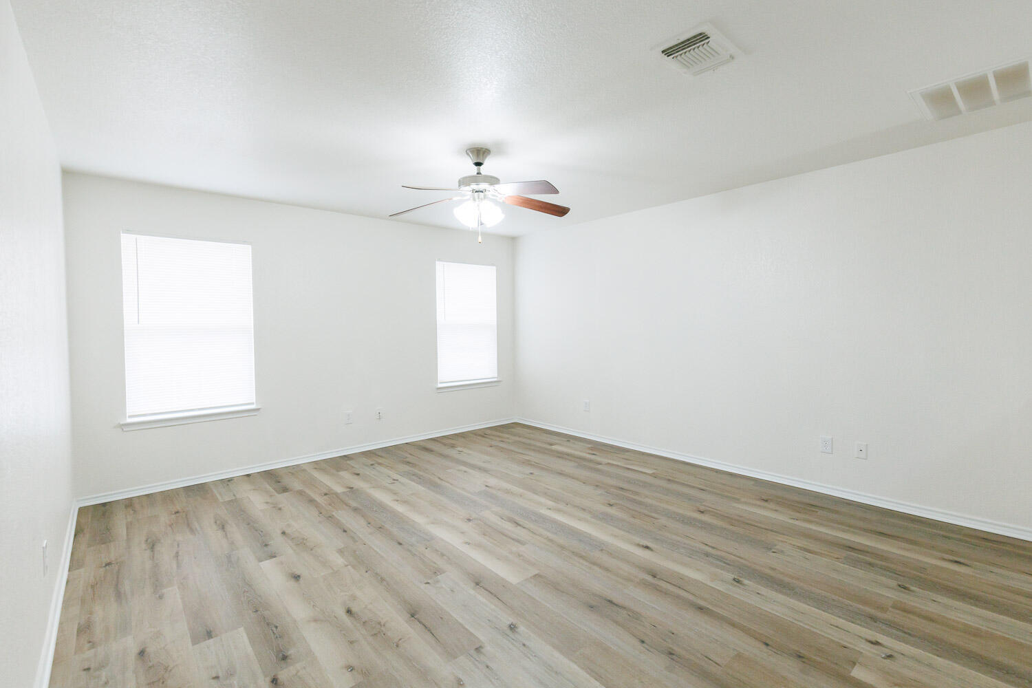 8702 10th Place Lubbock, TX 79416 - Photo 28 of 47 8702 10th Pl-46