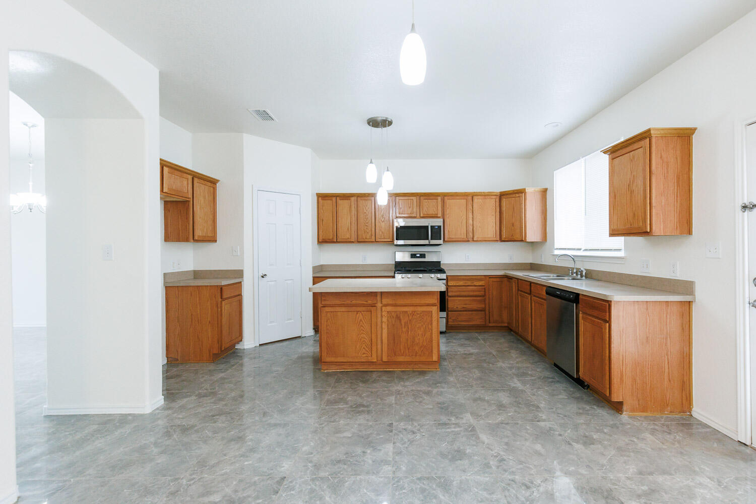 8702 10th Place Lubbock, TX 79416 - Photo 8 of 47 8702 10th Pl-10