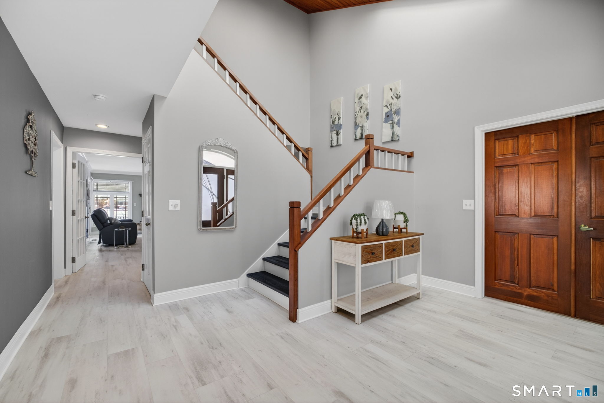 47 Oswegatchie Hills Road East Lyme, CT 06357 - Photo 3 of 40 Spacious Foyer. New Luxury Vinyl Tile Flooring.