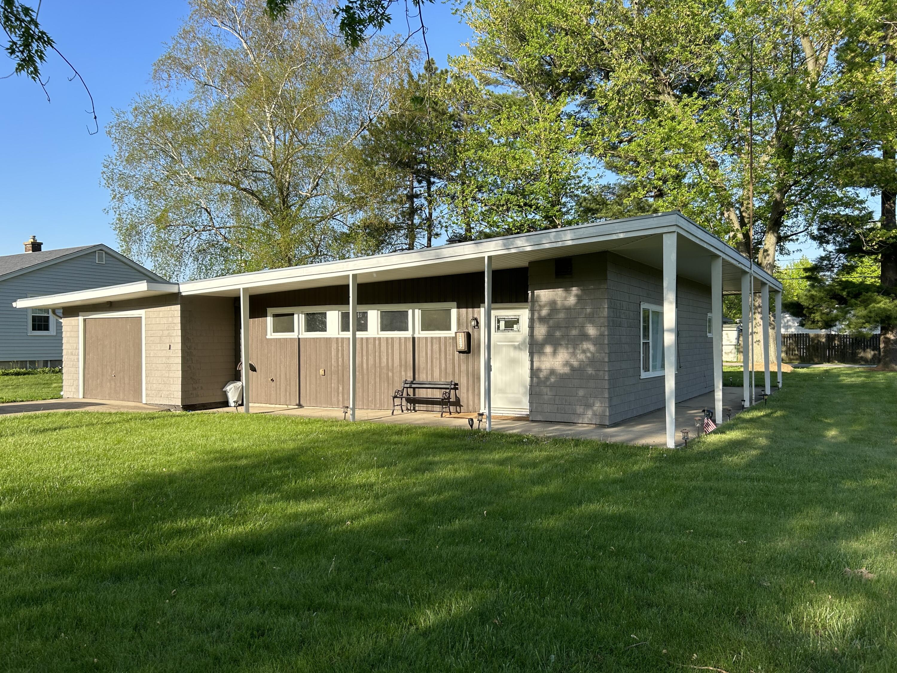 1229 State Street Hobart, IN 46342 - Photo 1 of 14 3000x2250