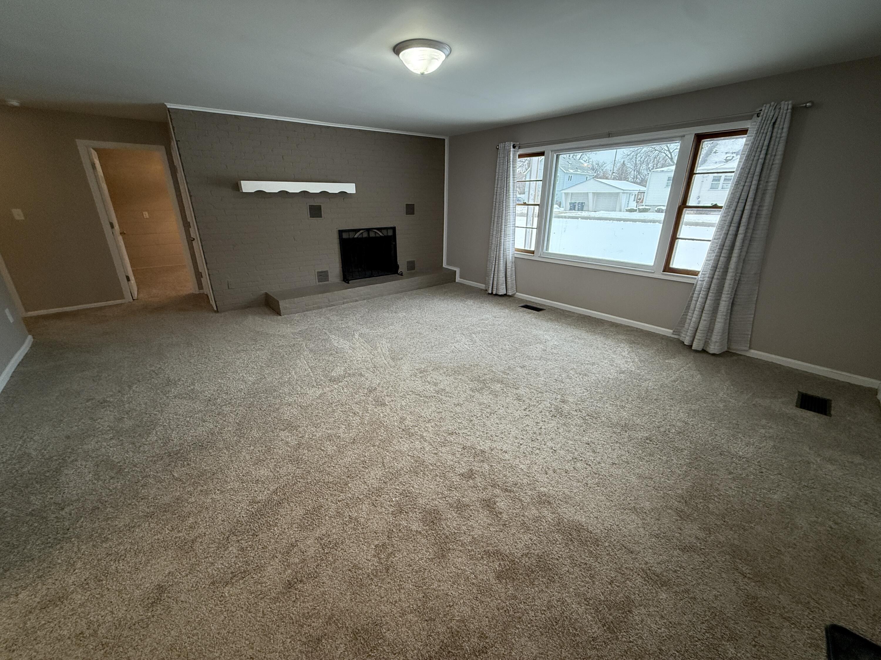 1229 State Street Hobart, IN 46342 - Photo 4 of 14 3000x2250