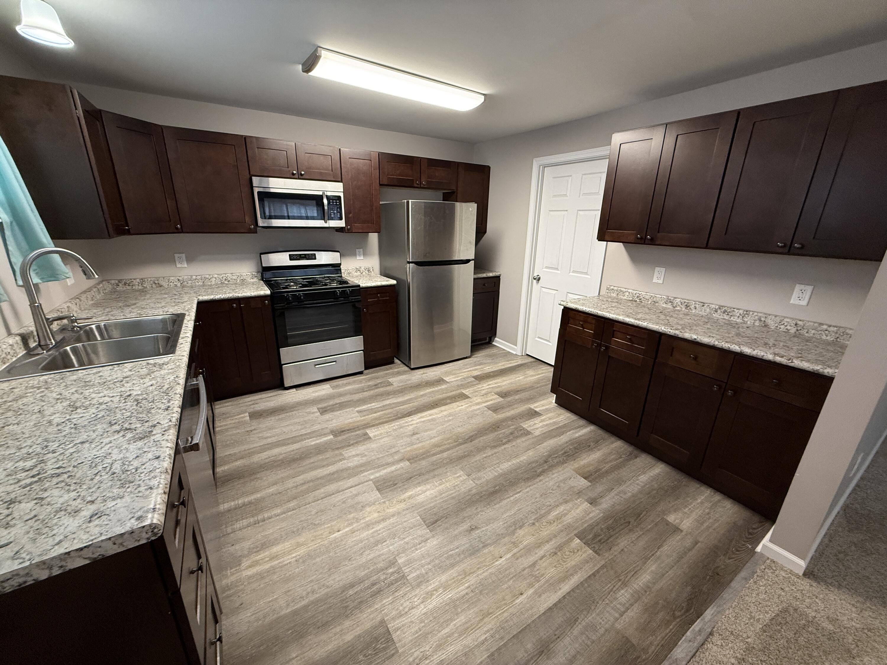 1229 State Street Hobart, IN 46342 - Photo 5 of 14 3000x2250