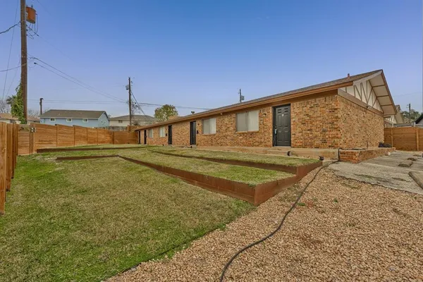 $1,050 | 3404 Willowrun Cove, Unit A, Austin, TX 78704