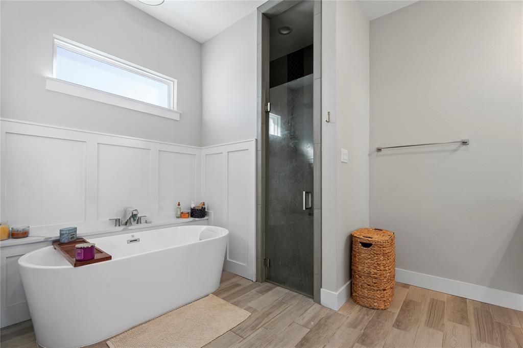 2041 Carrie Court Weatherford, TX 76088 - Photo 18 of 36 a bathroom with a sink and a mirror
