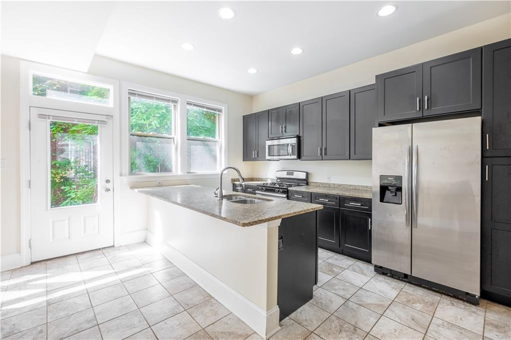 5810 Rippey Street Pittsburgh, PA 15206 - Photo 5 of 17 Gallery Image 5