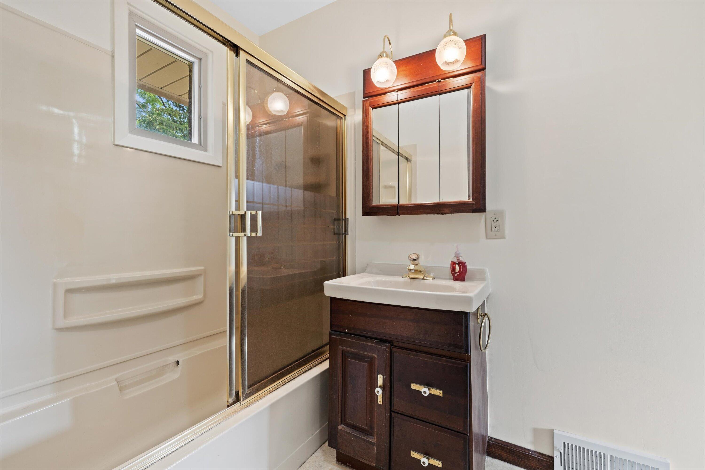 3316 3 Mile Road Caledonia, WI 53404 - Photo 15 of 31 Bathroom