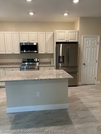 $1,900 | 5815 Twisted Oaks Drive, Sebring, FL 33876