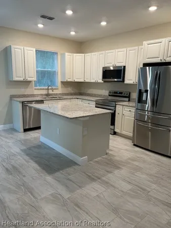 $1,900 | 5815 Twisted Oaks Drive, Sebring, FL 33876