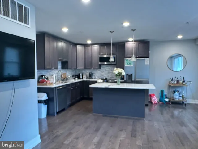 $2,400 | 1505 Parrish Street, Unit A, Philadelphia, PA 19130