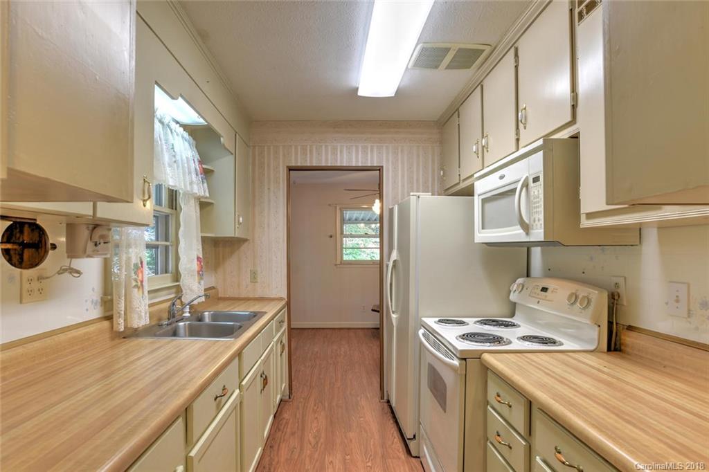 380 Bee Tree Road Swannanoa, NC 28778 - Photo 11 of 34 Gallery Image 11
