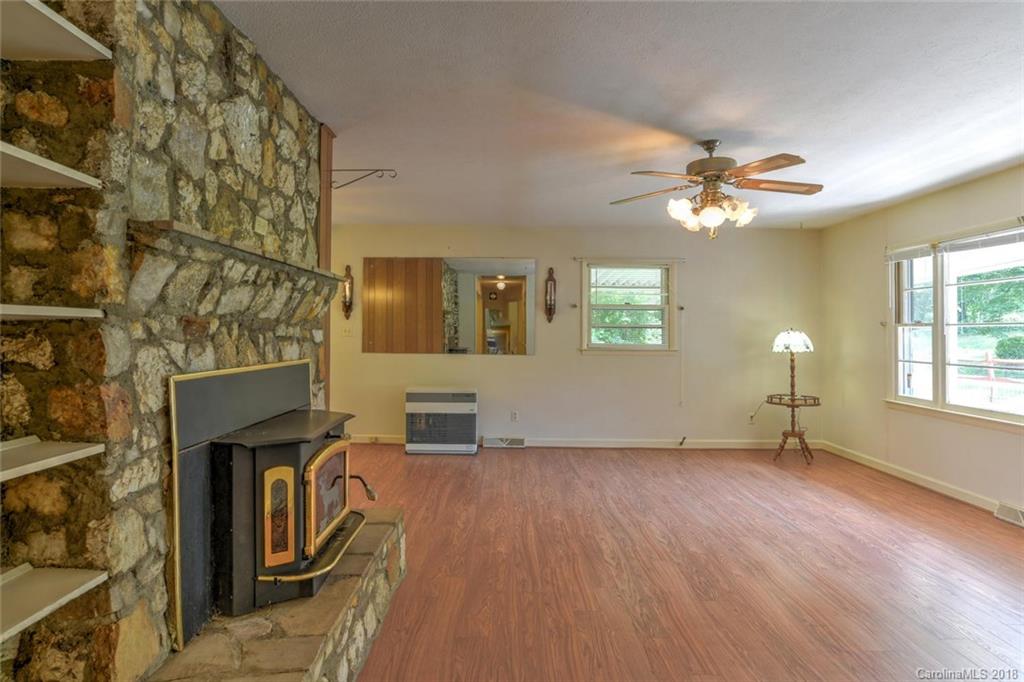 380 Bee Tree Road Swannanoa, NC 28778 - Photo 5 of 34 Gallery Image 5