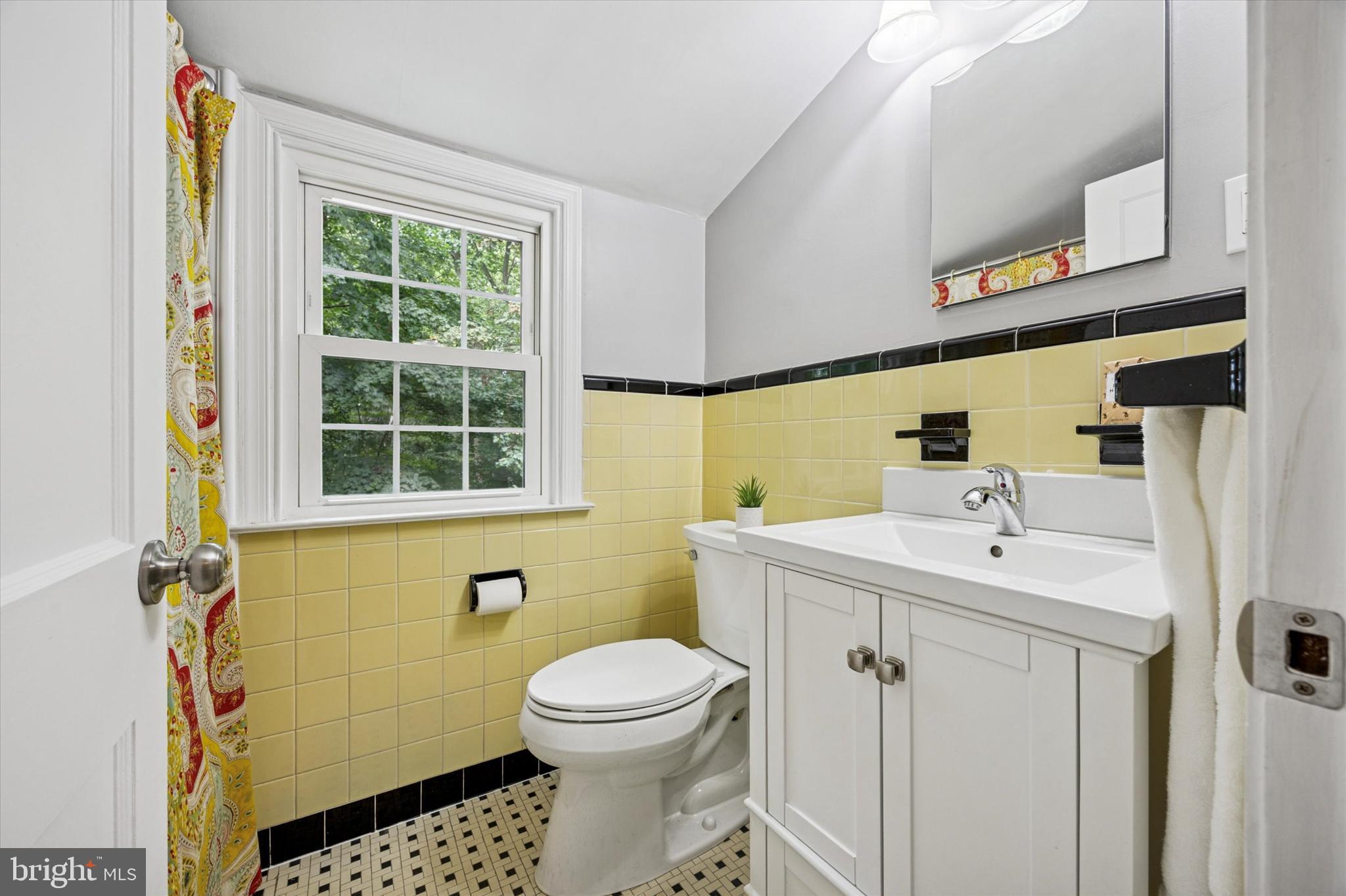 444 Kerr Lane Springfield, PA 19064 - Photo 28 of 35 a bathroom with a sink and a toilet