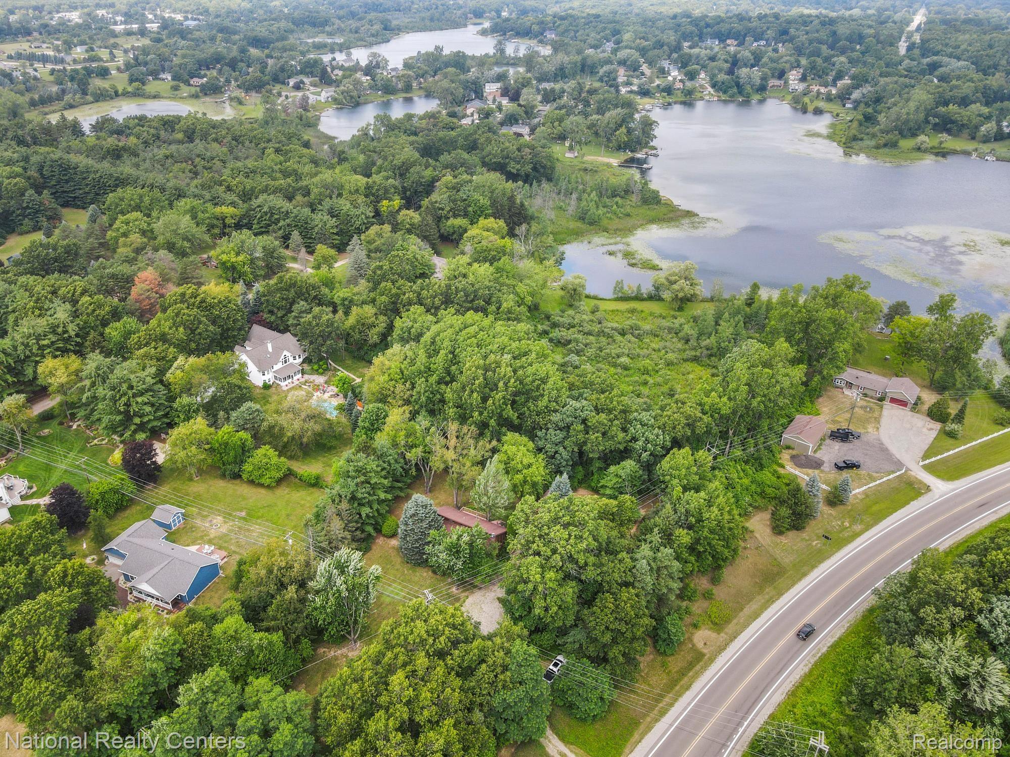 1951 Harvey Lake Road Highland, MI 48356 - Photo 5 of 39 Gallery Image 5