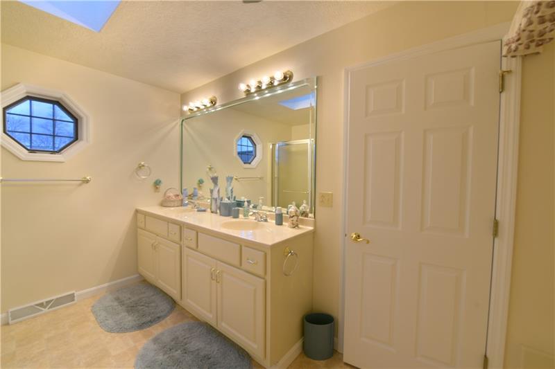 102 East Country Barn Road Houston, PA 15342 - Photo 16 of 24 Jack and Jill Bathroom for the upstairs two bedroom Complete with a soaker tub and walk-in shower even a sky light