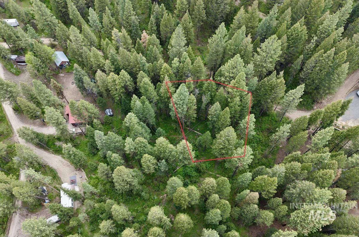 518 Susan Road Cascade, ID 83611 - Photo 2 of 10