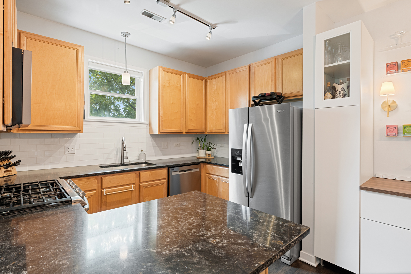 1301 West Fillmore Street, Unit B Chicago, IL 60607 - Photo 8 of 23