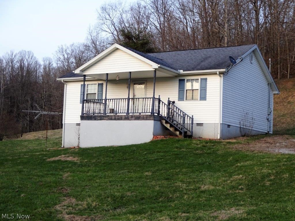 8297 Charleston Road Walton, WV 25286 - Photo 29 of 33