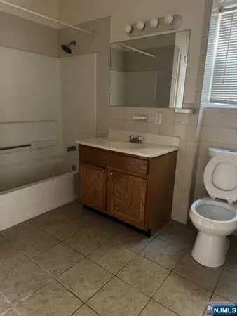 $2,300 | 47-53 Central Avenue, Unit A 15, Rochelle Park, NJ 07662