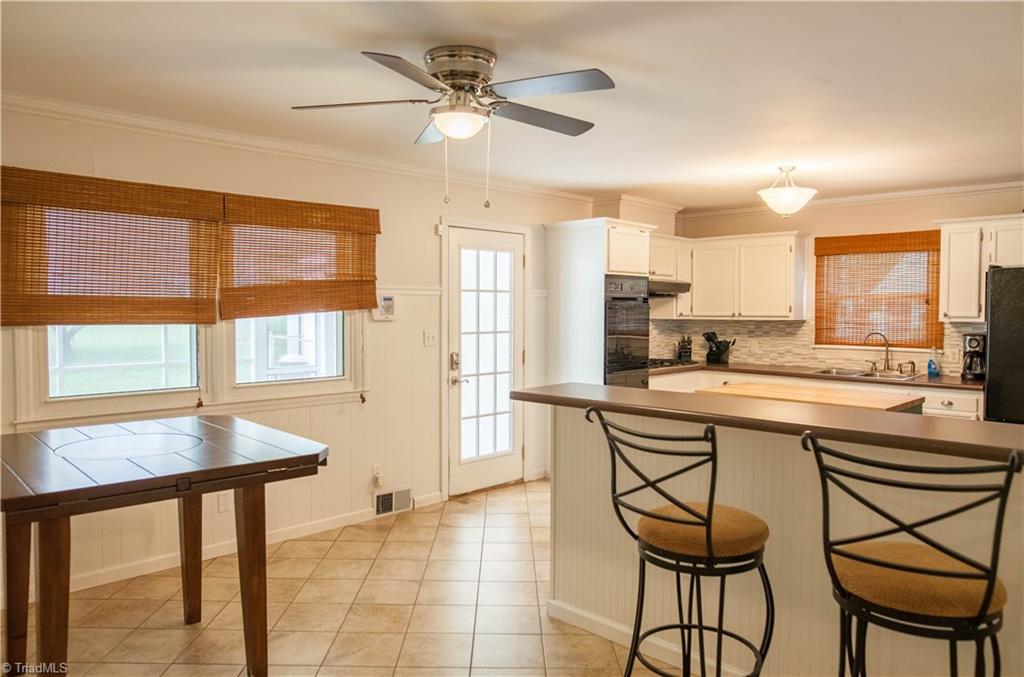 813 Oakview Road High Point, NC 27265 - Photo 11 of 23