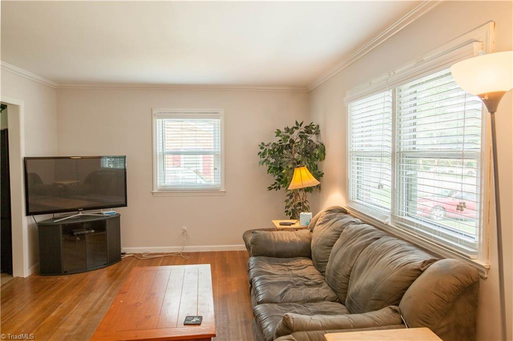 813 Oakview Road High Point, NC 27265 - Photo 7 of 23