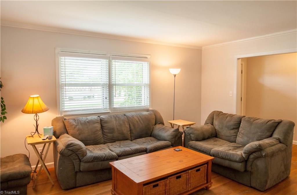 813 Oakview Road High Point, NC 27265 - Photo 8 of 23
