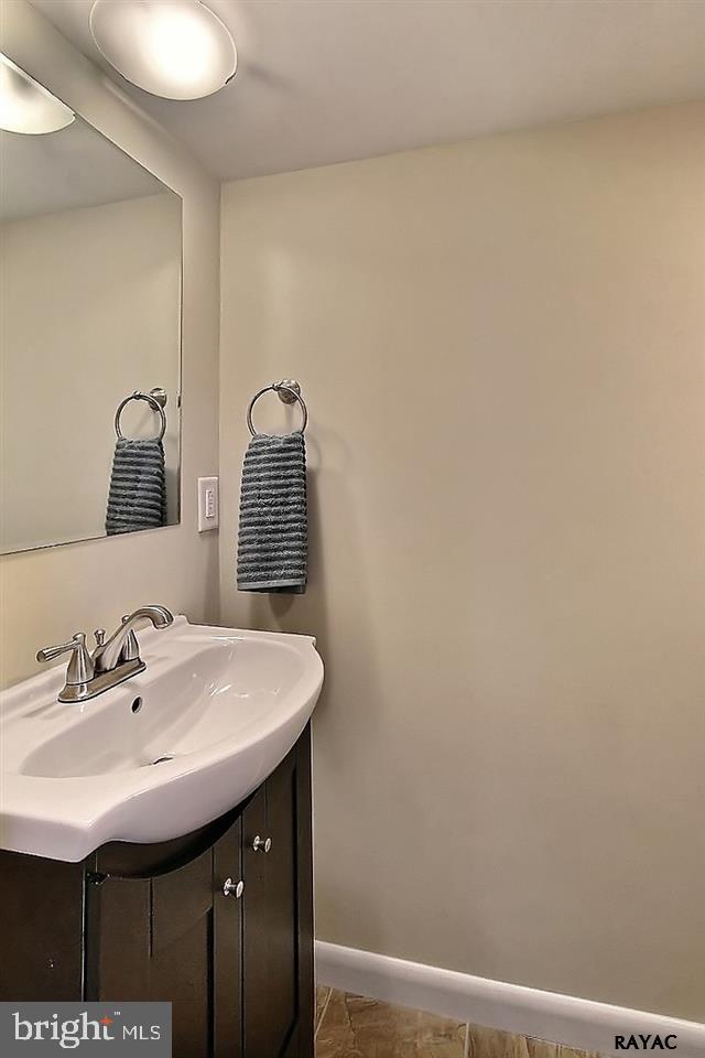 3200 Grandview Road Hanover, PA 17331 - Photo 11 of 19