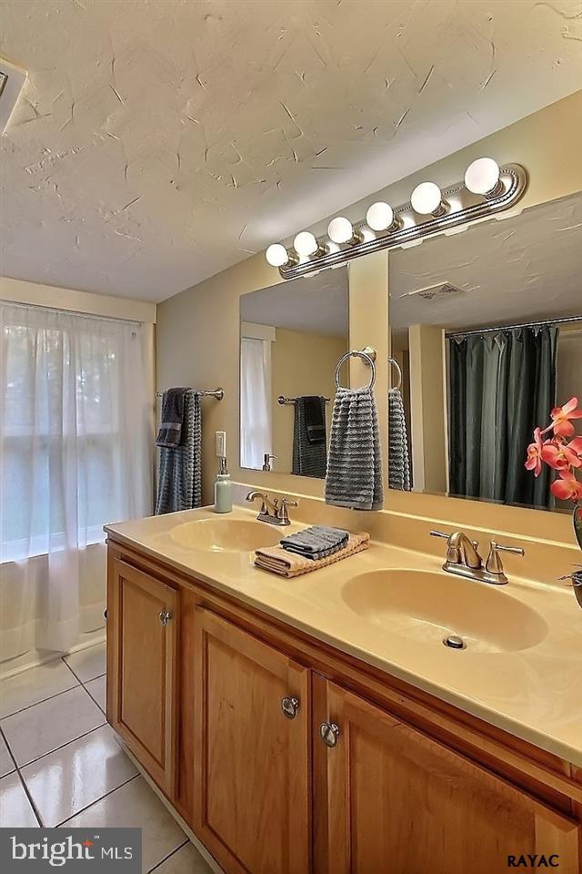 3200 Grandview Road Hanover, PA 17331 - Photo 15 of 19