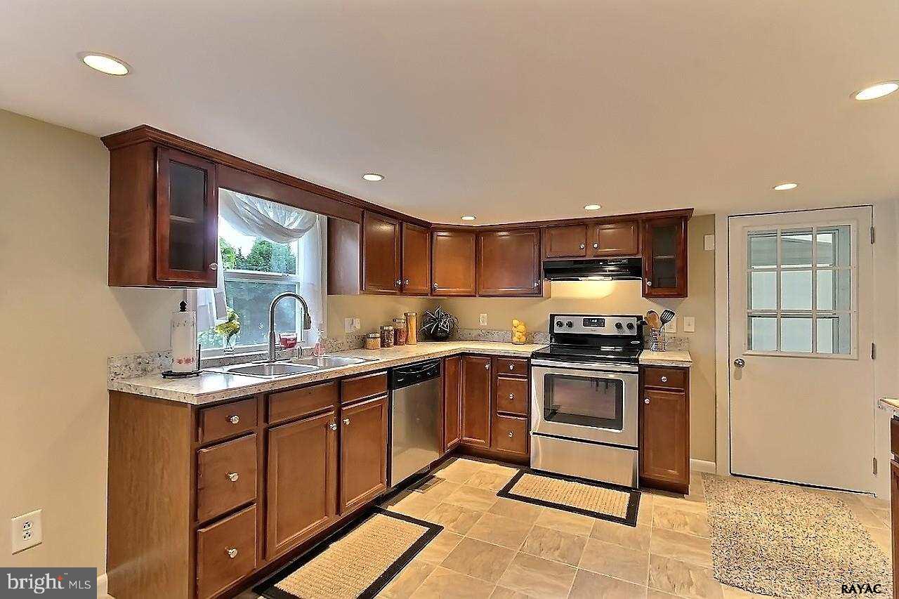 3200 Grandview Road Hanover, PA 17331 - Photo 8 of 19