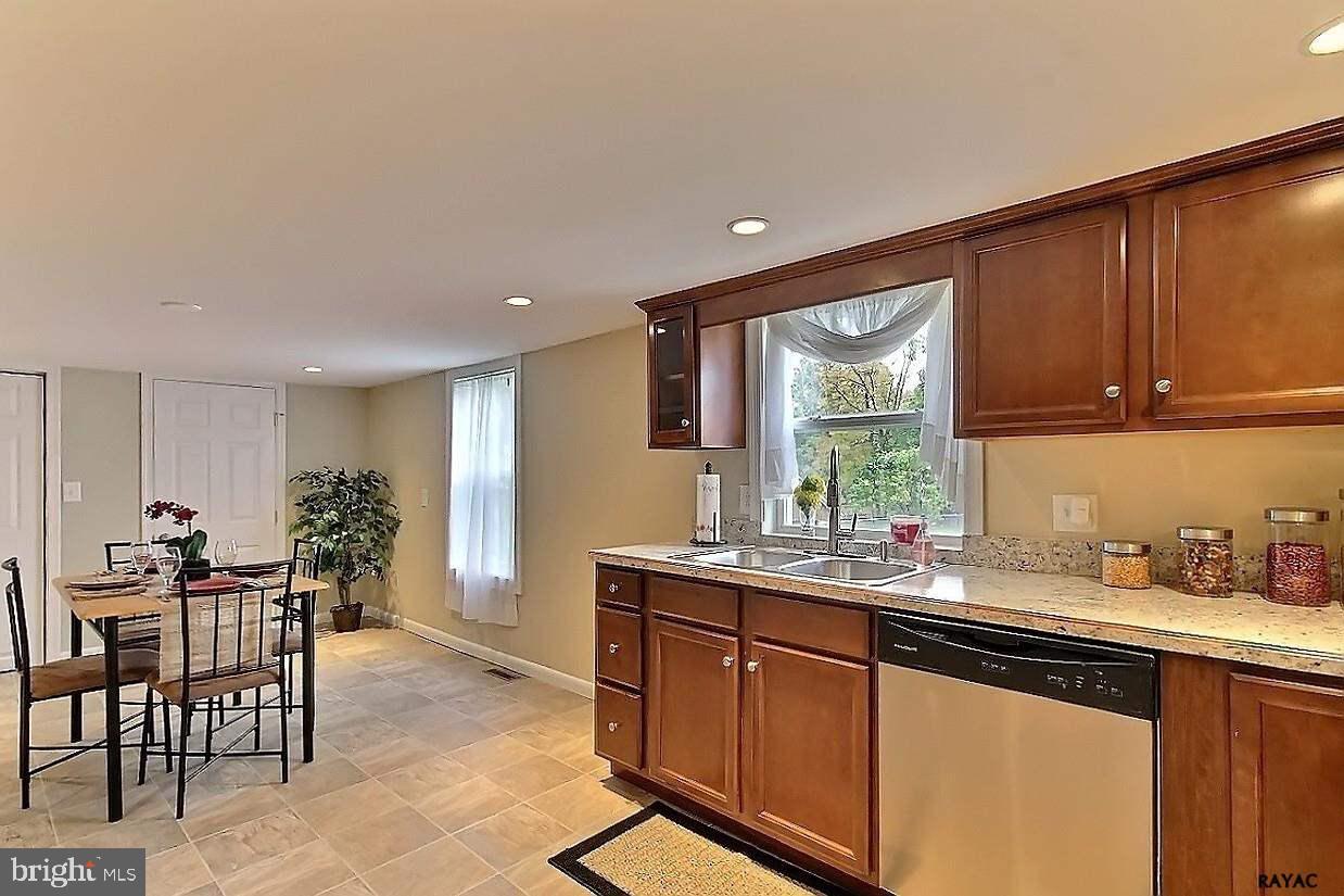 3200 Grandview Road Hanover, PA 17331 - Photo 9 of 19