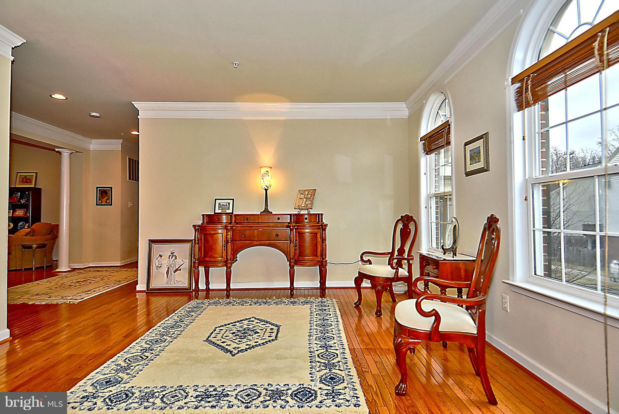 198 Hidden Forest Court Gaithersburg, MD 20877 - Photo 12 of 30 Living Room