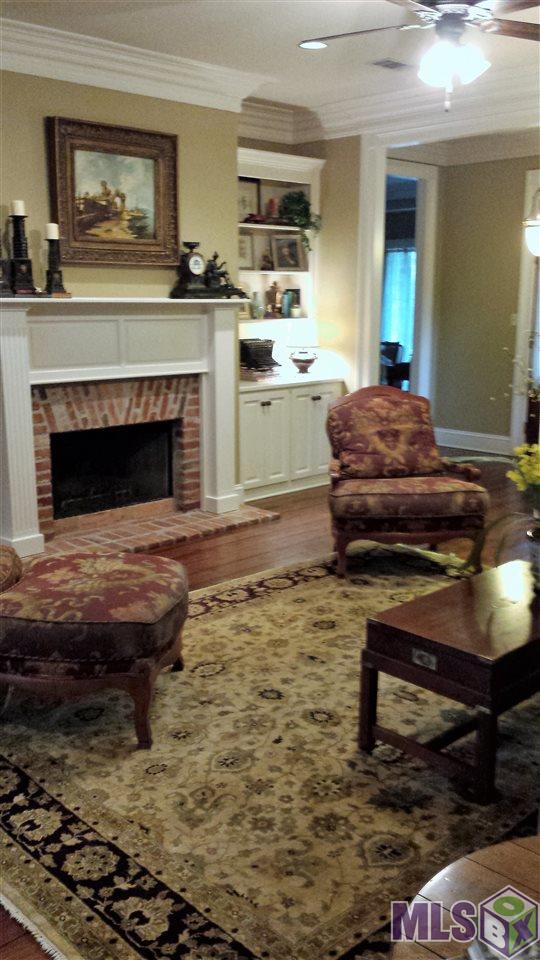 743 Millgate Place Baton Rouge, LA 70808 - Photo 4 of 24 Living room with gorgeous Old Pine wood floors