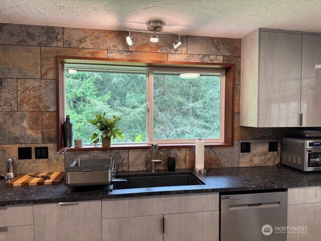 94 Racoon Road Sequim, WA 98382 - Photo 7 of 40