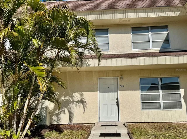 $135,800 | 306 Barlow Avenue, Unit 77, Sarasota, FL 34232